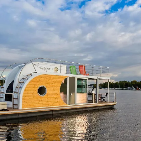 Tekne Houseboat On The Dahme *