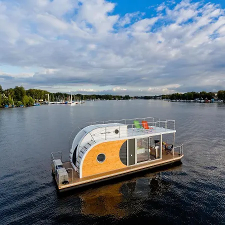Tekne Houseboat On The Dahme *